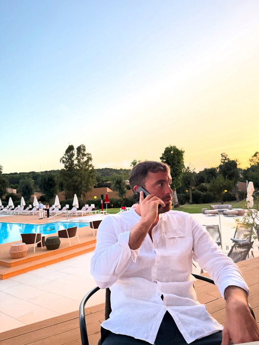 Two words. 𝑻𝒉𝒂𝒏𝒌 𝒚𝒐𝒖. 🪂🧡

One more transfer window gone, millions of messages, videos, calls, posts, news and moments with friends…

…and keep learning, remember that even if people can love or hate you, just go out there an deliver your best.

Every single day. Thanks a lot for yours messages and love. Soon will be time for changes and improvements.

Meanwhile, one more (crazy!) transfer window is gone. Thanks for your support, it’s been really mad summer!

Ready for more. Three words. 𝑯𝒆𝒓𝒆 𝒘𝒆 𝒈𝒐. 🏄🏼‍♂️