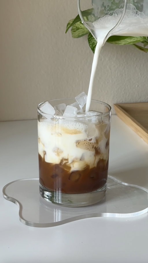 A little bit salty, a little bit sweet, and 100% guaranteed to boost your mood & focus for the rest of the day 🍯⚡️ 

Grab this salted honey iced latte recipe below + SHARE this post with an iced latte lover 🫶

INGREDIENTS:

• 1 tbsp of RYZE Mushroom Coffee (Dark Roast or classic roast)
• 3 oz hot water
• 1/2 cup milk of your choice
• 1 tbsp honey
• Pinch of flaky sea salt

DIRECTIONS:

1) Mix RYZE Mushroom Coffee with hot water, honey, and sea salt.

2) Add lots of ice and milk, then stir and enjoy! 🌟