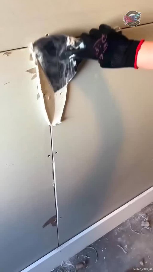 Getting the pre-fill done before tape! Using Easy Sand 20min - let it set up then tape it. #drywall #howto #prep