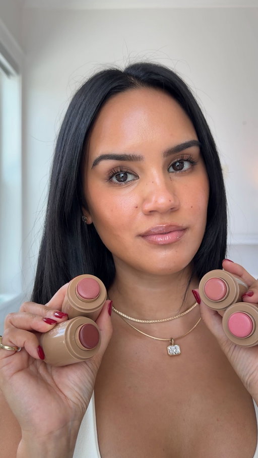 My Rhode beauty blush favorites, top 4 to add to cart when it’s at Sephora 

Toasted Teddy
Tan Line
Freckle 
Sprinkle

#RhodeSkin #RhodePocketBlush #RhodeLipTint #RhodeFavorites #HaileyBieber #creamblush #dewymakeup