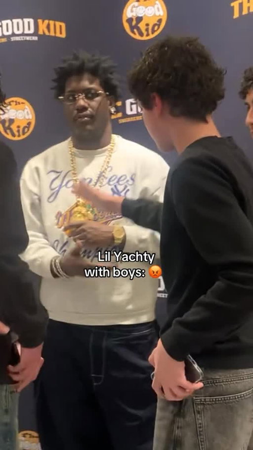 Lil Yachty’s fan meet and greet in Sydney is going viral. 😭 Fans pointed out that the way he interacts with guys compared to girls looks noticeably different. 

Yachty has since responded, saying the clip only shows a few seconds from a two-hour meet and greet.

🎥 kevintookthat/TikTok