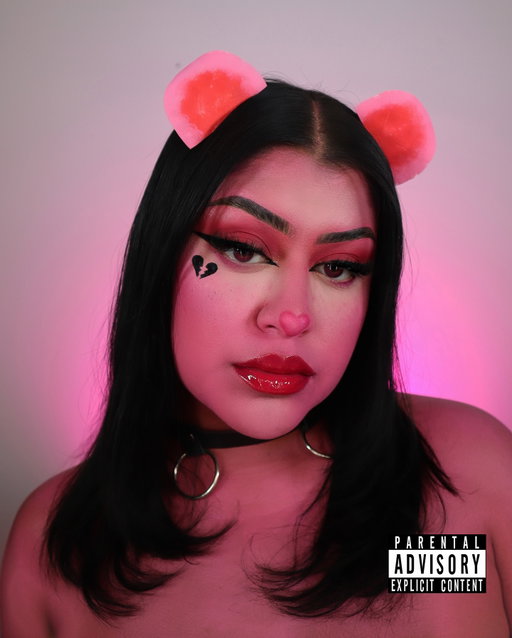 ousiiiiiiiii 🩷 i didnt think i'd be body painting till next month but i wanted to do this album cover so bad😭 A BOB WOULDVE BEEN SOOO TEA but its okay.