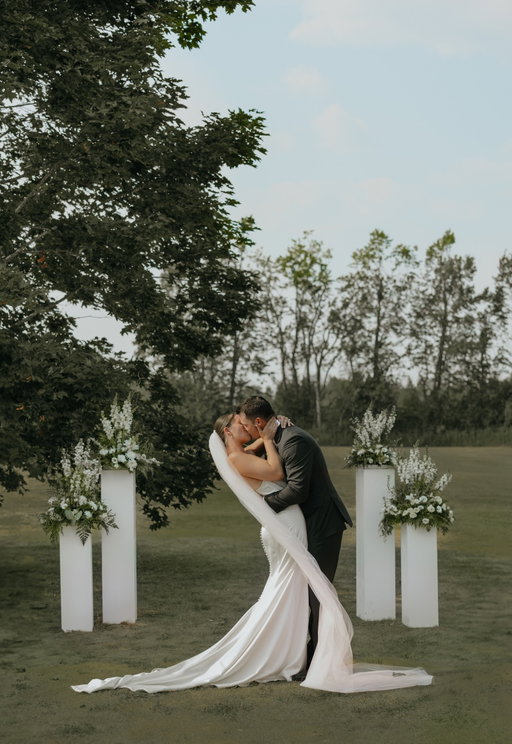 Wedding Wednesday  A picture is worth one thousand words!💎💖💐 #WeddingWednesday #OutdoorWedding #LoveStory #