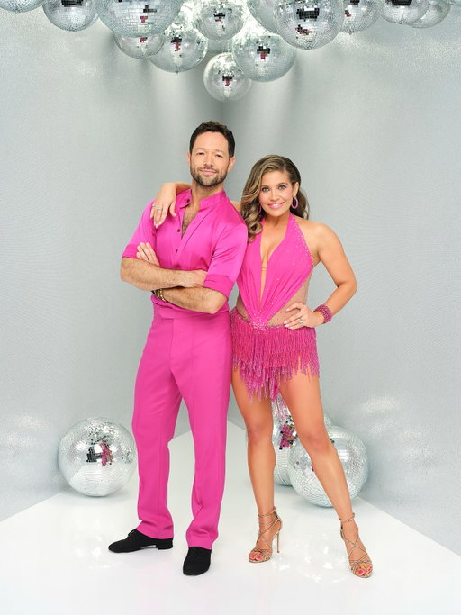 The secret’s out! We’re officially partners on this season of Dancing With the Stars🤩🪩
From the time we found out to now, we’ve been having just the absolute best time together😁Cannot wait to see what this journey has in store for us and to share it with you all! Eeeeeek☺️

P.S. What should our team name be?🤔 We need your help🙏👇

@dancingwiththestars