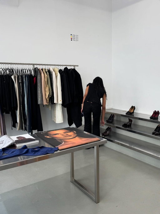 From September 3rd to November 1st, we are hosting London-based vintage platform @baraboux at @vooarchive.

Their curation brings together Margiela, Tom Ford–era Gucci, YSL and garments with more personal histories, including pieces from the founders' family. Shown through their lightbox photography, the selection sits alongside our own Archive pieces.

Come say hi, Baraboux team will be there the whole week. 

Wednesday to Saturday 12.00-18.00 Oranienstraße 181, 10999 Berlin