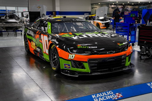 (SWIPE) The @nfl kicks off the same weekend that @ty_dillon is running the @draftkings Chevy... 👨‍🍳🤌💋