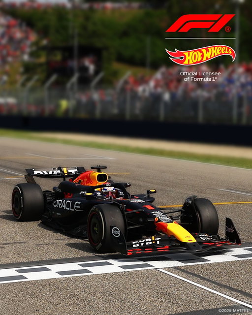 As close to the real thing as you can get. Oracle Red Bull Racing #HotWheels #F1 

(2/8)