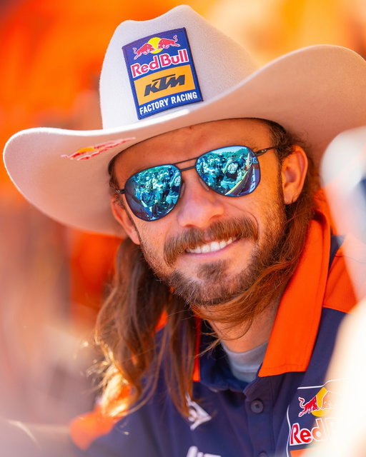 Aaron Plessinger has unfortunately been ruled out of SMX while still working to regain 100 percent fitness.

The Cowboy is prioritizing his health and will soon turn his attention to 2026 once he’s in a position to get back on the bike and training. 🤠

Good news is, AP will be on location at this weekend’s Playoff 1 to meet the fans in Charlotte and we’re excited to have him trackside!

#KTM #ReadyToRace #SuperMotocross #SMX