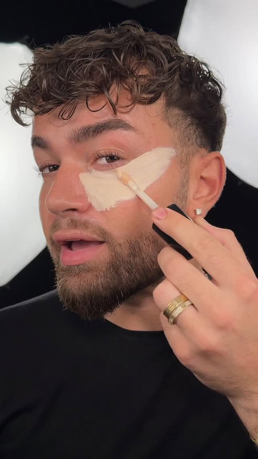STOP DOING YOUR UNDER EYES LIKE ITS 2016
AND START DOING IT LIKE A PRO A D

The key to a creaseless eye area is cooling + depuffing BEFORE any makeup application. I love the @belif USA Aqua Bomb Eye Gel for this step because it pairs the cooling ceramic tip with ingredients like caffeine to help depuff.
Your undereyes will NEVER crease again with these tricks

#belifeyegel #koreanskincare
#belifpartner @sephora @Ulta Beauty #fyp #makeup #makeupartist #beauty #beautyhacks #makeuptutorial #concealer
