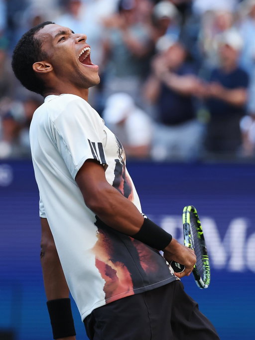 NOT DONE YET 😤💪🏽 
See you in Semis ❤️🙏🏽

📸: # 1,2 Elsa | # 3,4 @usopen | # 5 Ishika Shamant