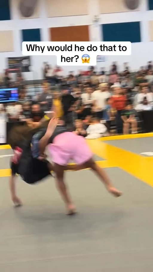 Never run at Nalah like that! Nalah hits like a linebacker! 
-
-
-
-
#jiujitsu #bjj #bjjgirls #mma #ufc #wrestling