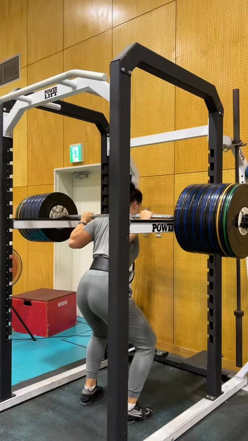 No caption needed 🤪

#trackandfield #tokyo2025 #tsukuba #discus #hammerthrow