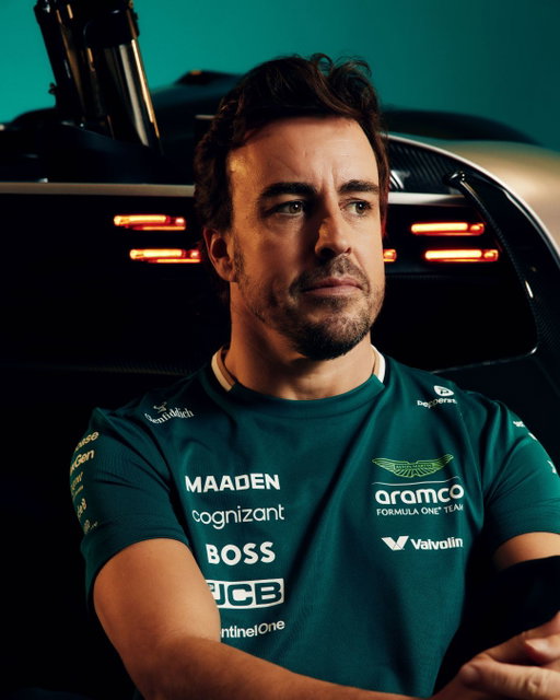 The art meets the artist. Valhalla and its principal development driver, @fernandoalo_oficial.

#AstonMartin #Valhalla #MASTERYDRIVEN