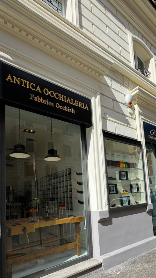 Hello Rome!
Antica Occhialeria arriva a Roma.
Una tradizione che nasce a Firenze nel 1956 ora anche nel cuore di Prati.

📍Via Candia 10, Roma

Realizza il tuo occhiale personalizzato, 
1 milione di combinazioni su misura per te