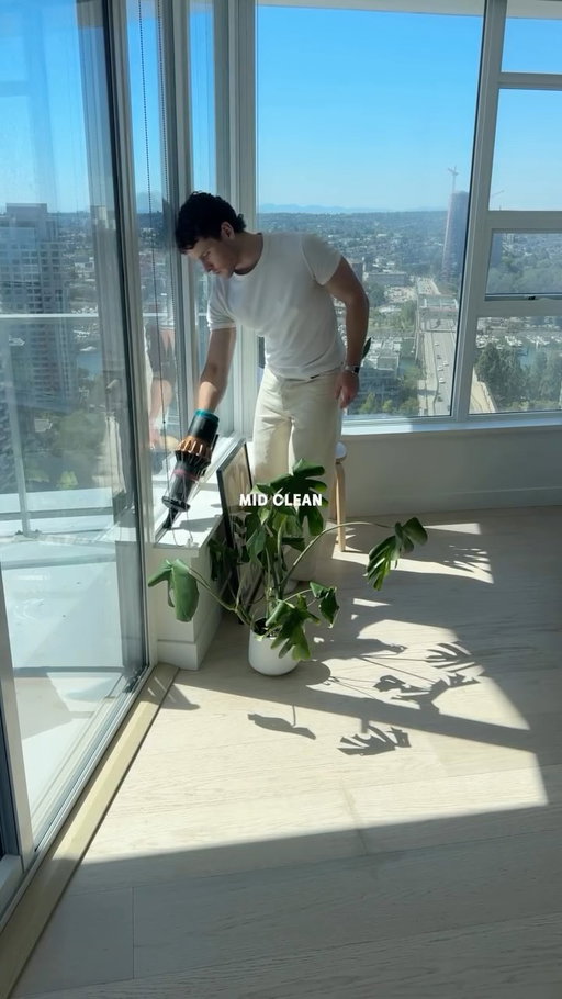 #dysonpartner The new @dyson 
V16 Piston Animal cordless vacuum is my go-to for keeping my space clean! It’s 50% more power dense than its predecessor and can sense the change in floor type to automatically adjust suction power which I’ve definitely been missing.

#DysonHome #cleaning #Cleaningmotivation #apartmenttherapy