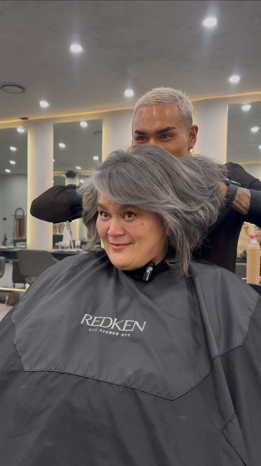 HOW TO BLEND + GREY BLEND ✨

Grey blending can feel tricky and sometimes, it’s a journey to get to your client’s dream hair.

But here’s the key:
When grey grows through naturally, it’s sparkly, soft, and never harsh even when there’s a lot of it! 

Mimic what you see in nature to create the most seamless, natural result possible.

What’s your thoughts on grey blending? Would you try this technique? 👇

@redkenpro_anz @redkenpro 
@hausofvakai_salon @alexlovescolour 
-
#greyblending #hairtransformation #haireducation #haireducator #hairtok