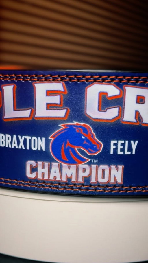 🔵 SQUAT - BENCH - CLEAN 🟠
Congrats @braxton_fely on earning this new belt. Put it through hell 💪

#aesthreadics #healthandfitness #cscca #igfitness #instafit #ifbbprobodybuilding #npc  #football  #weightlifting  #fitness #instafit #bodybuilding  #igfitness #squat #uspa #champion #sorinex #success #powerlift #weightbelt #ifbbbodybuilding #bsu #boisestate