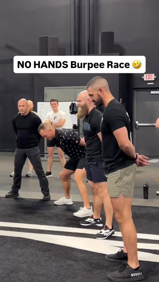 Focus on a different person each time 🤣

#burpees #race #officelife #1stphorm