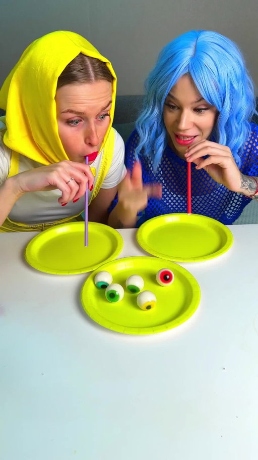 The Battle for Jelly Eyes! 🍬⚡️FOOD GAME 🤩