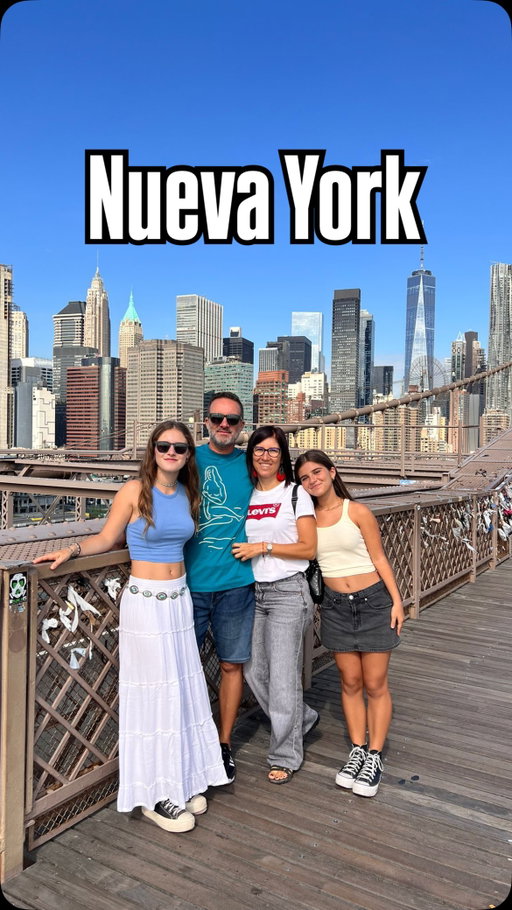 Una semana recorriendo la ciudad de NY de la forma más divertida, así de bien nos lo hemos pasado en la ciudad que nunca duerme.

Gracias a Marina y Stuart nos hemos alojado en su casa en pleno Manhattan con la plataforma de @homeexchange_esp 

Además hemos estado comunicados y hemos podido realizar consultas de transporte y restaurantes gracias a las eSim de @holafly_es @holafly_esim 

Han sido unos días frenéticos de no parar de andar, días con incluso 20 km, pero nos llevamos la maleta cargada de recuerdos.

#nuevayork🗽 #nuevayorkcity #familytravelblog #homeexchange #holafly