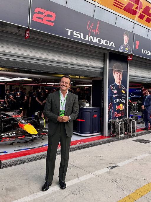 Dinner on a racetrack 🍽️ 🏁 ✔️

What a privilege @tagheuer 🙏🏻🤍

#TheBespokeDudes #TagHeuer #CarreraSkipper #F1 #Monza