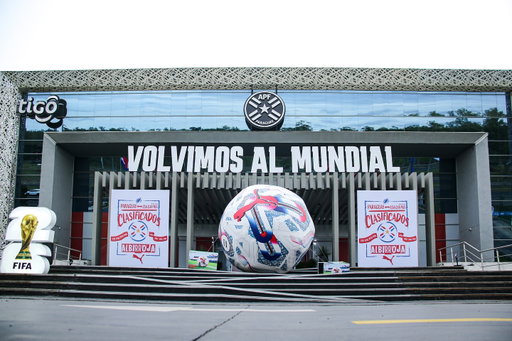 La casa del fútbol paraguayo ya está a tono.

¡Paraguay vuelve a inscribir su nombre en la máxima cita!

La #Albirroja ⚪🔴 está en el Mundial 🏆