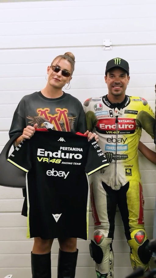 The Queen @alexiaputellas in the house! 
¡Gracias por la visita! Fins la pròxima! 
#MotoGP #PertaminaEnduroVR46RacingTeam #CatalanGP