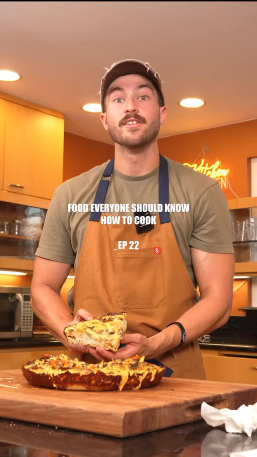 The lactose intolerant hate to see me coming

Saw my friend @davespizzaoven do it first and immediately knew I had to make my own version 😮‍💨 

Recipe link in bio

#phillycheesesteak #pizza #recipe #castiron