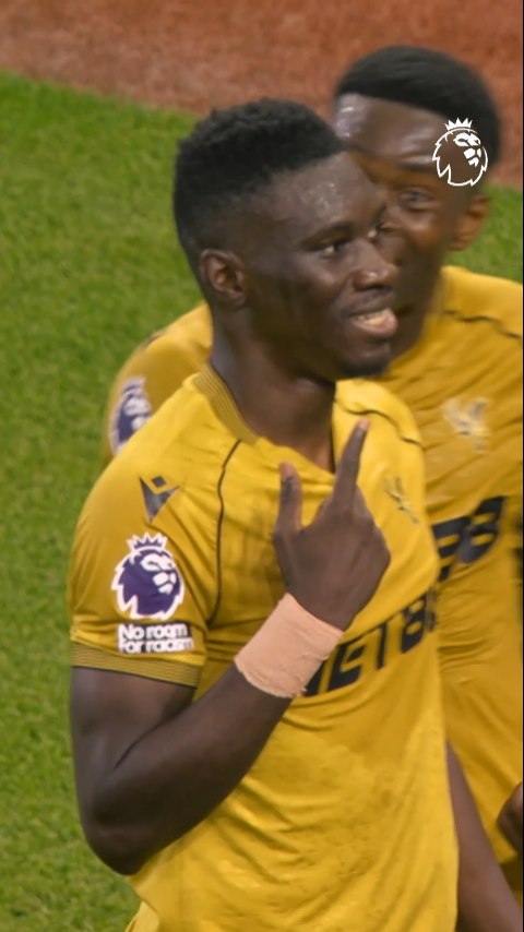 Ismaila Sarr made the Crystal Palace fans wait for it! ⌛