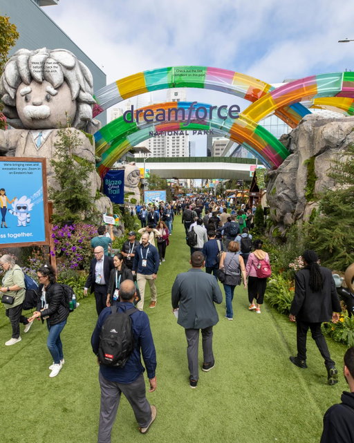 #DF25 is right around the corner—and we’ve got an update you won’t want to miss. Hint: look on the blue Agentforce sign 👀 ✨
