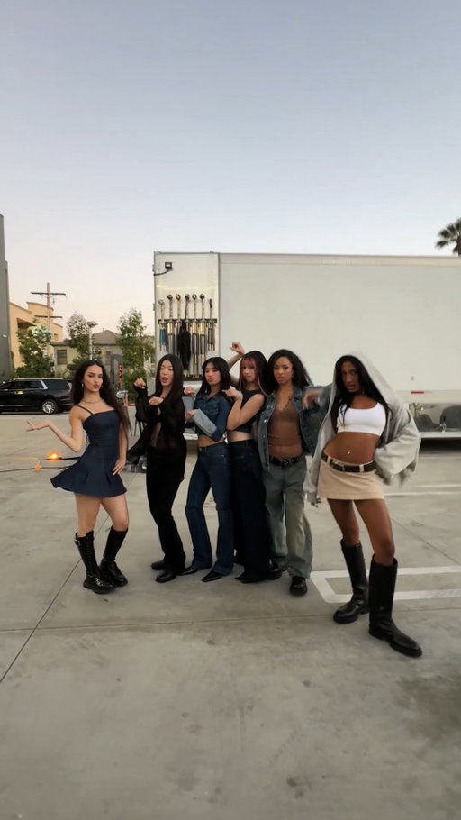 Behind the scenes. 

Where @katseyeworld brings everyone to the yard. In low rises and bold fits. 

#BetterInDenim