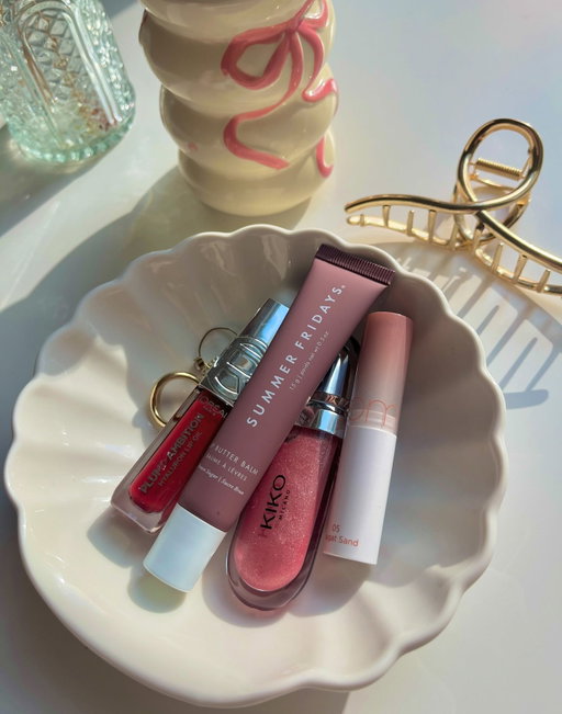 My newest lippies 💋

Too hard to pick a favourite right now, but I have been reaching for the @romand_us one every day this week 👀

#vanitygoals #lippie #lippies #summerfridays #kikomilano #loréal #makeupgram #beautyugc #skincareugc #makeupugc