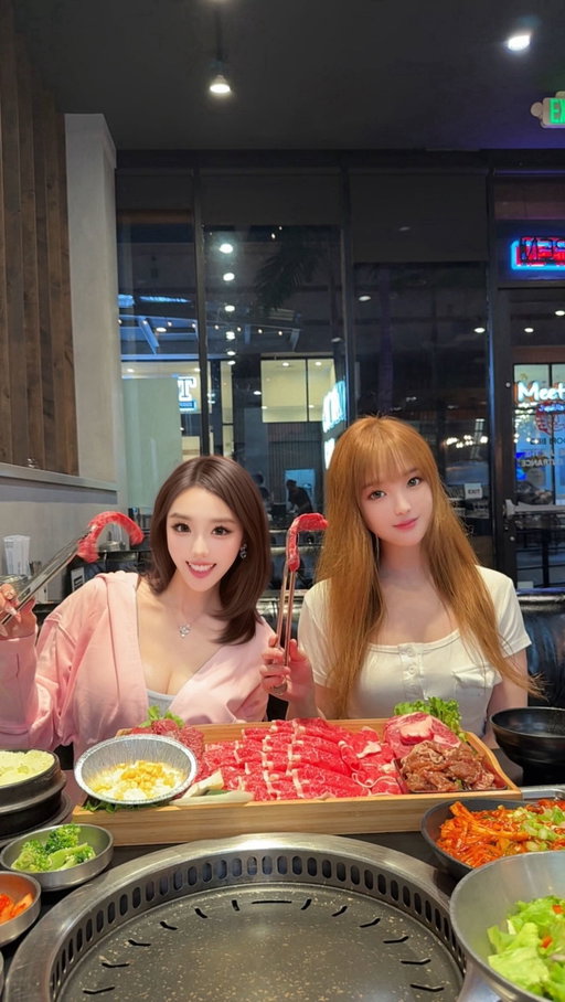 KBBQ night with besties is the best 🥰❤️‍🔥🥩

Outfit from @herrdayy 
Use code “vivianlyu20” for discount! 

Hodori BBQ (Arcadia)
📍 328 E Huntington Dr, Arcadia, CA 91006

Signature Dishes:
	•	Beef Combo – loaded with premium cuts including ribeye, brisket, and marinated short ribs, perfect for sharing and grilling to perfection
	•	Spicy Stir-Fried Squid (Ojingeo Bokkeum) – tender squid tossed in a fiery, flavorful sauce that pairs perfectly with rice and soju

A must-visit for Korean BBQ lovers in the San Gabriel Valley — with hearty portions, endless banchan, and the ultimate K-BBQ vibes.

#usfoodiesanonymous #lafoodieanonymous #asianfood #lafood #lafoodie #kbbq #kbbqnight #bestiesforlife❤️