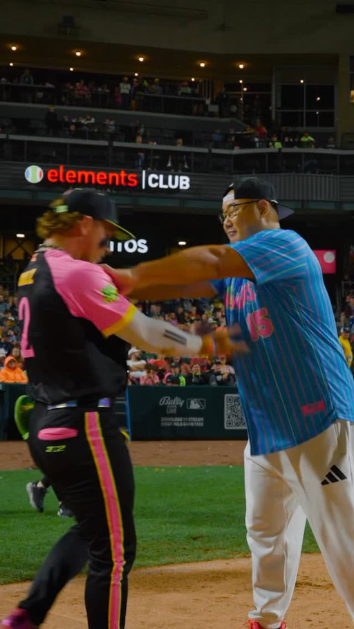 Tomorrow night. Eric Sim vs. Austin Schultz in the last game of the season. 

Who will come out on top!goglowmojis or @gochilipeppers? But more importantly, whose side are you on?🤨 

#mlb #milb #baseballboys #travelball #espn #wwe