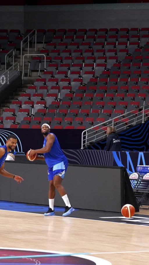 Built different 🧸

Décidément, Guerschon Yabusele n'est vraiment pas humain 😱

📹 @tommy_hombert 

#TeamFranceBasket #PassionnémentBleu #EuroBasket