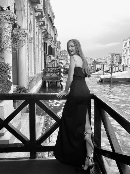 Perfetto Moments in a truly Italian atmosphere! Photo dump of best Venice memories with De’Longhi🤍🥹 #BiennaleCinema2025 #Venezia82
@delonghiofficial @delonghipolska #Perfetto #wspolpraca
