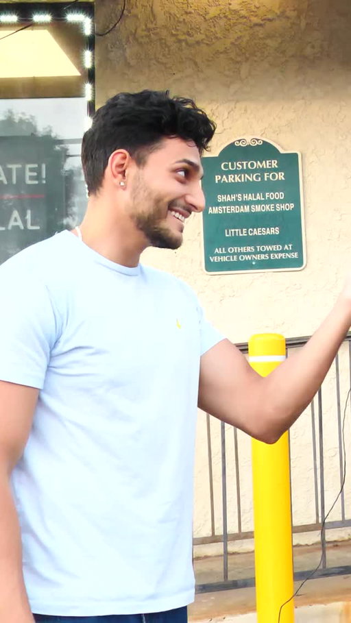 That question made him buffer 😂
Get your free platter today at the grand opening of @shahshalalfood Mahwah location 📍

#prank #nyc #halal #njeats #nychalal #chickenplatter #freeplatter