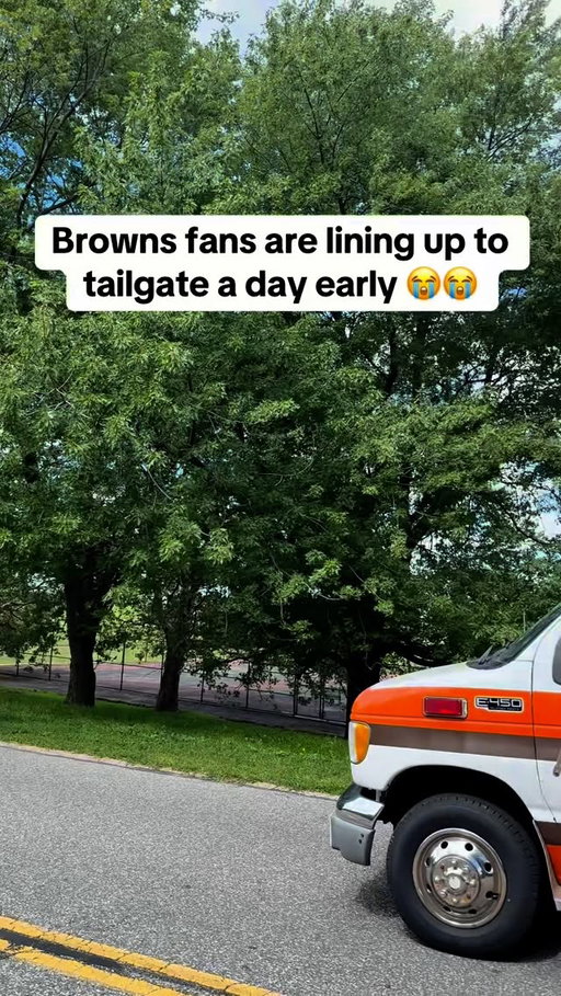 Browns fans are a different breed 😭😭😭 #cleveland #clevelandbrowns #clevelandohio #browns #thursdaysports