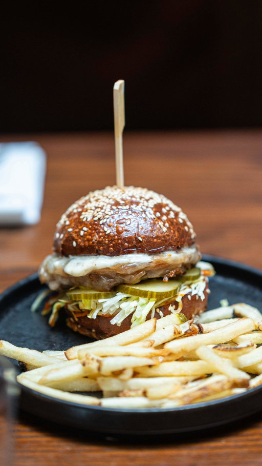 Introducing our 𝗖𝗢𝗡𝗦𝗧𝗔𝗡𝗧𝗜𝗡𝗘 𝗕𝗨𝗥𝗚𝗘𝗥- sesame brioche, provolone, roasted garlic mayo, fries. Step by step. Layer by layer. Bite by bite.

The burger that doesn’t miss. 🍔🔥