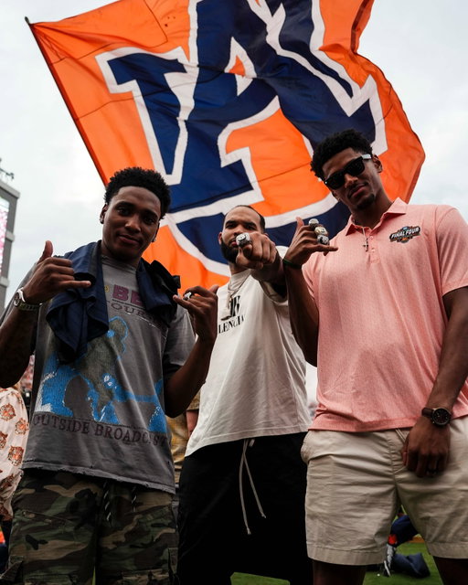 Felt the love 🧡💙