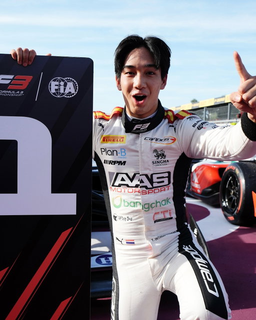 Tasanapol Inthraphuvasak leads a 1-2 in the @fiaf3 Monza Feature Race, securing Campos Racing their first Teams’ Championship in Formula 3! 👏

The Thai driver claims his third win in the championship!

#F3 #Formula3 #RoadToF1 #ItalianGP #TasanapolInthraphuvasak