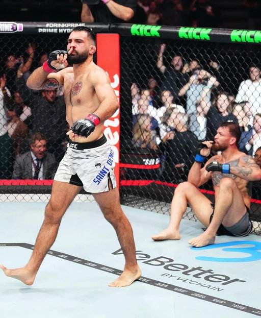 Un honneur et un privilège d’avoir pu représenter la France à @ufc Paris pour la quatrième année consécutive.

Le travail a été fait en équipe et il a été bien fait. Fier de mon staff, de ma famille, mes amis et de vous : mon public 🇫🇷!

Je vous ai fait une promesse il y a deux ans à Bercy, sachez que je travaille durement tous les jours pour être capable de la tenir 🫡. 

Merci Bercy 🙏🏼