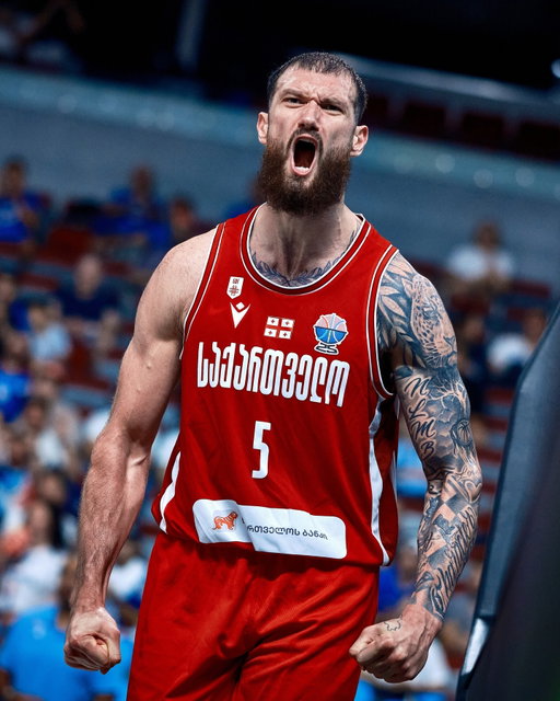 For the country 🇬🇪

#EuroBasket | #MakeYourMark