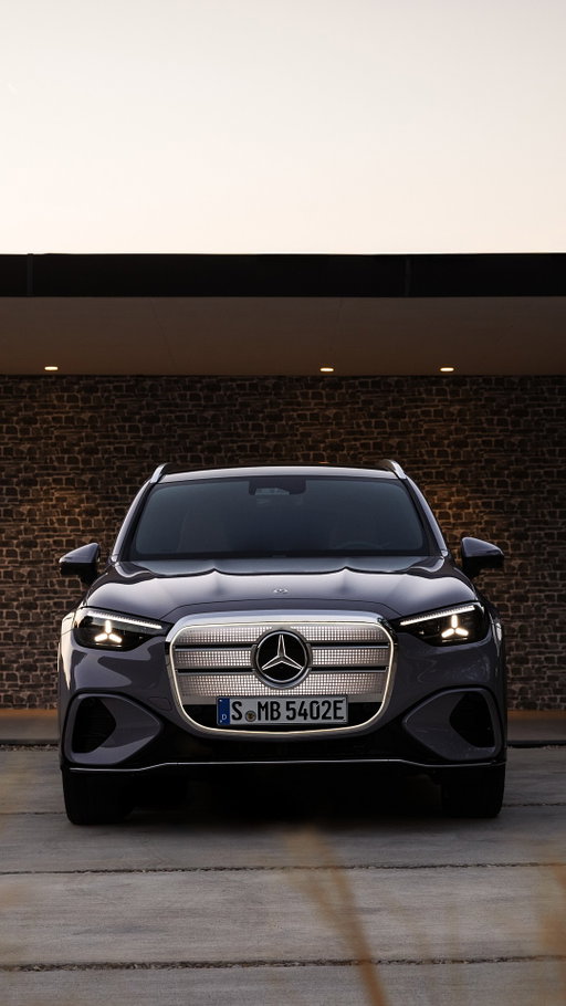 Great design elevates the everyday. It can be felt and turns routines into rituals. That’s the purpose of every detail in this cabin: to quietly, effortlessly welcome you home.

For the first time, we’re introducing upholstery with moccasin stitching, crafted for the all-new electric Mercedes-Benz GLC. 

#MercedesBenz #GLC 

[Mercedes-Benz GLC 400 4MATIC mit EQ Technologie | Energieverbrauch kombiniert: 14,9-18,8 kWh/100 km | CO₂-Emissionen kombiniert: 0 g/km | CO₂-Klasse: A][1]

[1] Die Angaben sind vorläufig. Es liegen bislang weder bestätigte Werte von einer
amtlich anerkannten Prüforganisation noch eine EG-Typgenehmigung noch eine
Konformitätsbescheinigung mit amtlichen Werten vor. Abweichungen zwischen den
Angaben und den amtlichen Werten sind möglich.