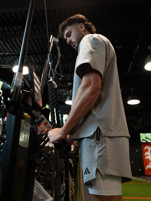 Getting the work in, staying comfortable with adidas every step of the way.
@adidas @postgame.official 
#dropset3 #createdwithadidas