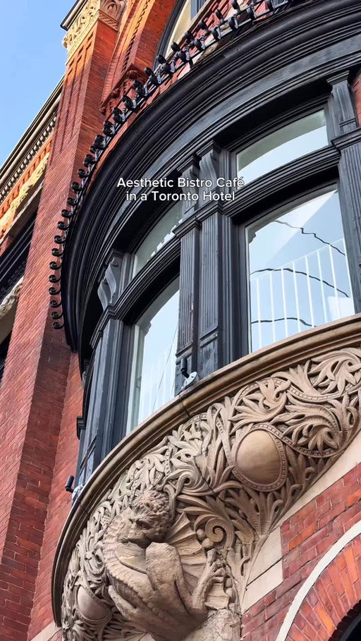 Final patio days!!🌞Make them count!!🥂
📍: @gladstonehouseto 
.
.
#Toronto #patio #summer #fall #torontofoodies #travelersOnTheGo
