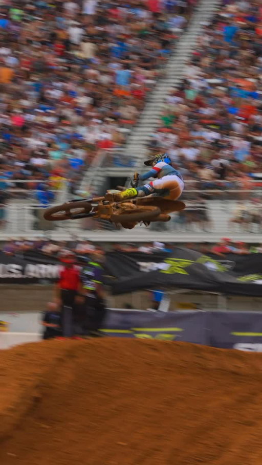 X @dangerboydeegan 

@starracingyamaha 
@thormxofficial 
@alpinestarsmx