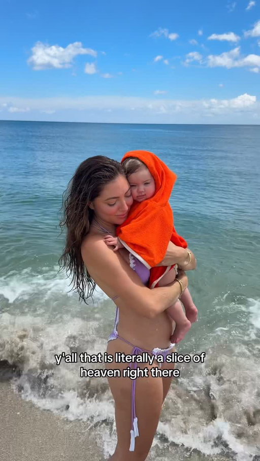 Paloma’s first beach trip🥹🌊 #momlife #couple #travelgram #pookie
