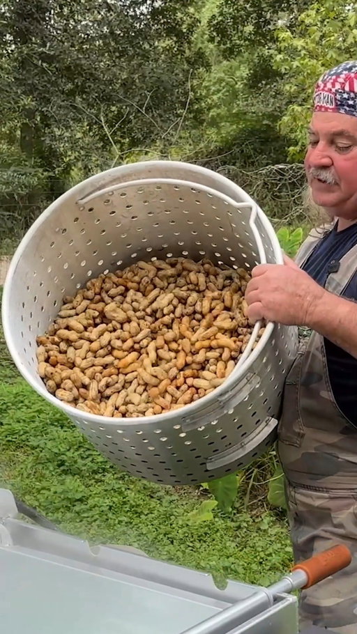 Boiled peanuts! #reels #peanuts