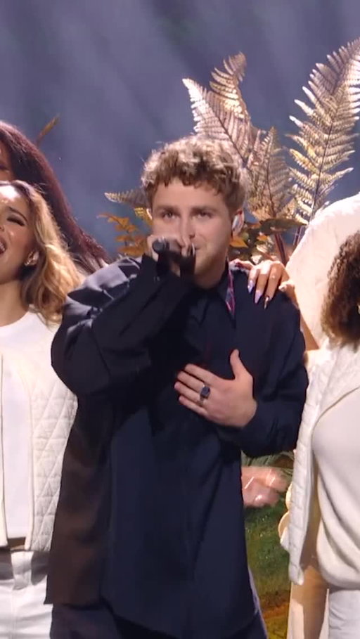 An extraordinary performance, of an extra-“Ordinary” hit by @alexwarren at the #VMAs. I couldn’t be prouder 🥹